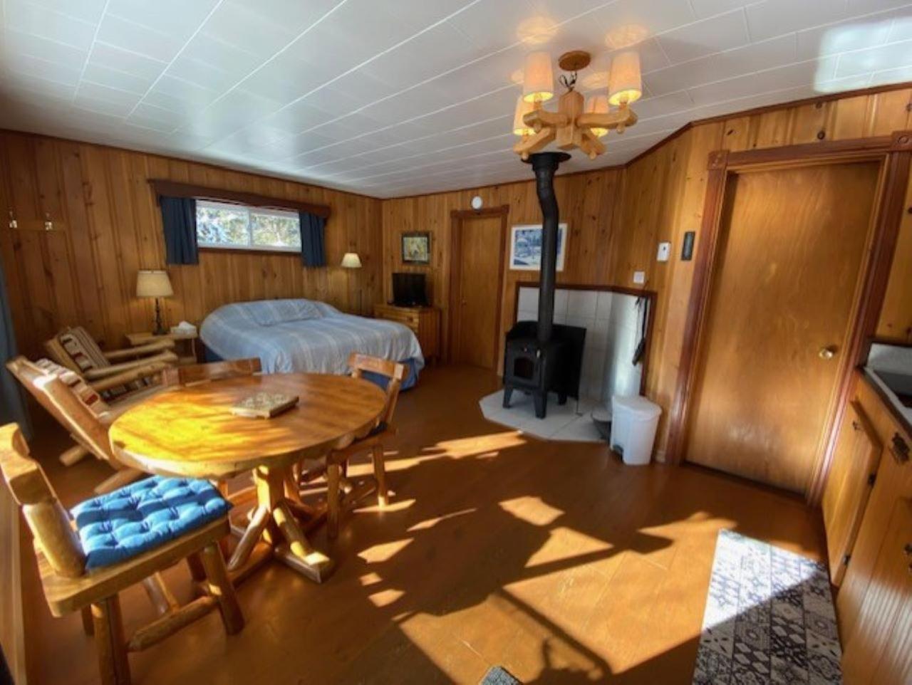 坎拉穆什普尔奥伯格小屋旅馆 Saint-Michel 外观 照片